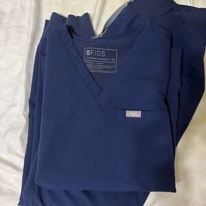 FIGS scrub top and joggers